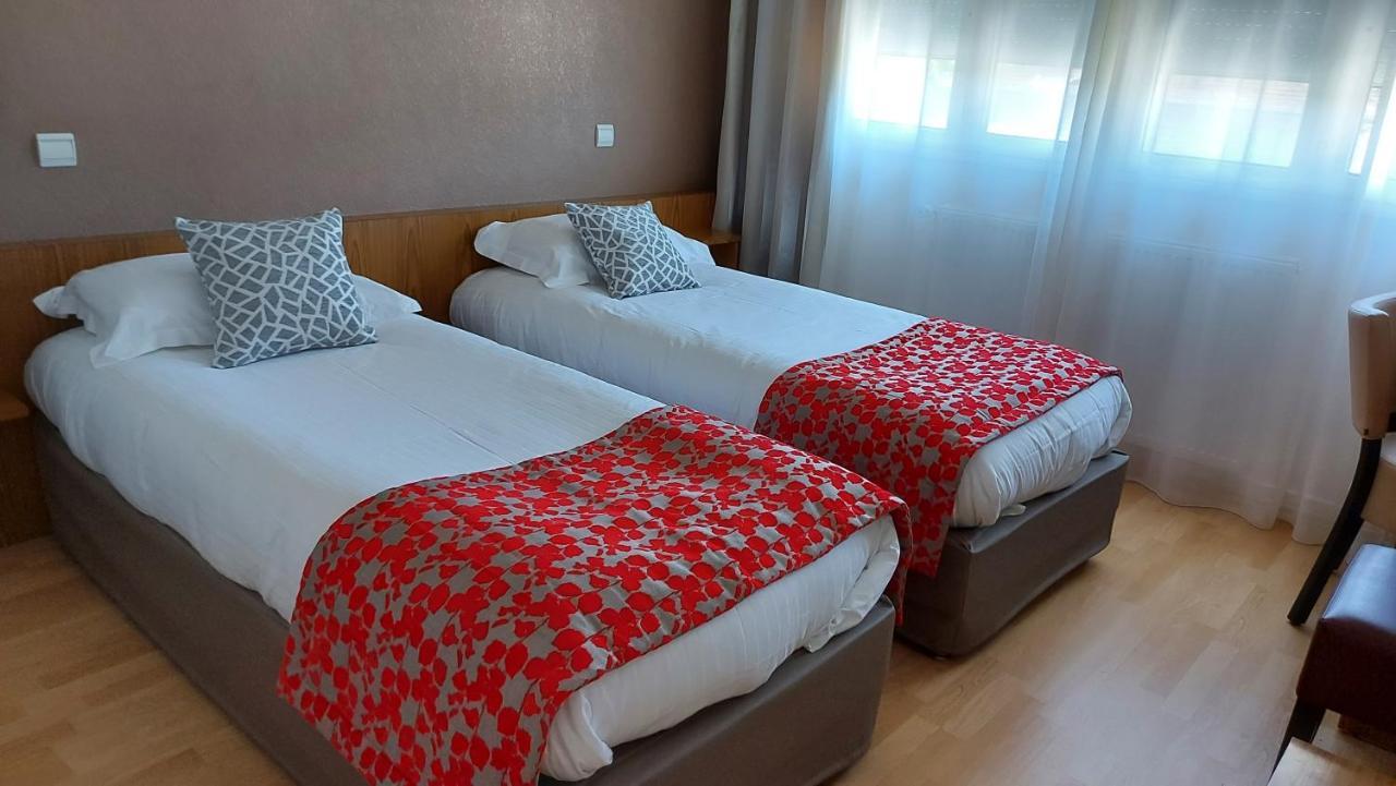 Hotel Brun Saint-Lattier Екстер'єр фото