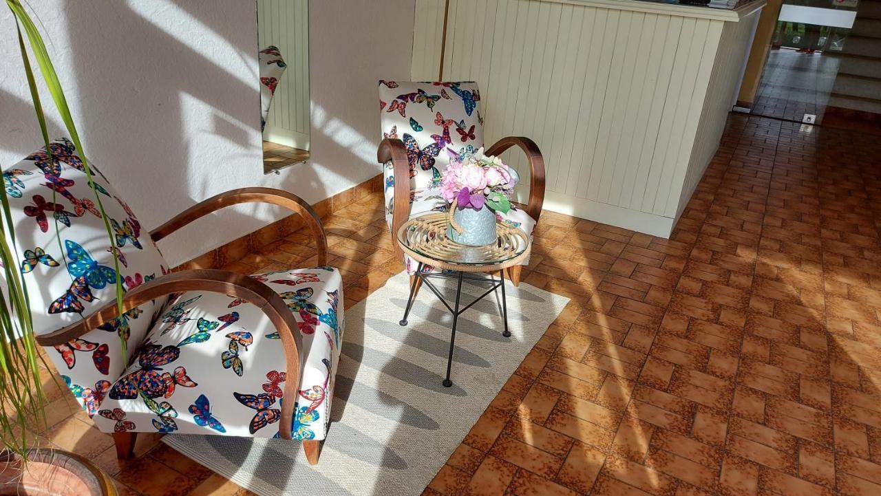 Hotel Brun Saint-Lattier Екстер'єр фото