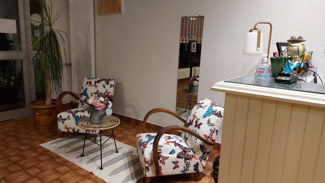 Hotel Brun Saint-Lattier Екстер'єр фото