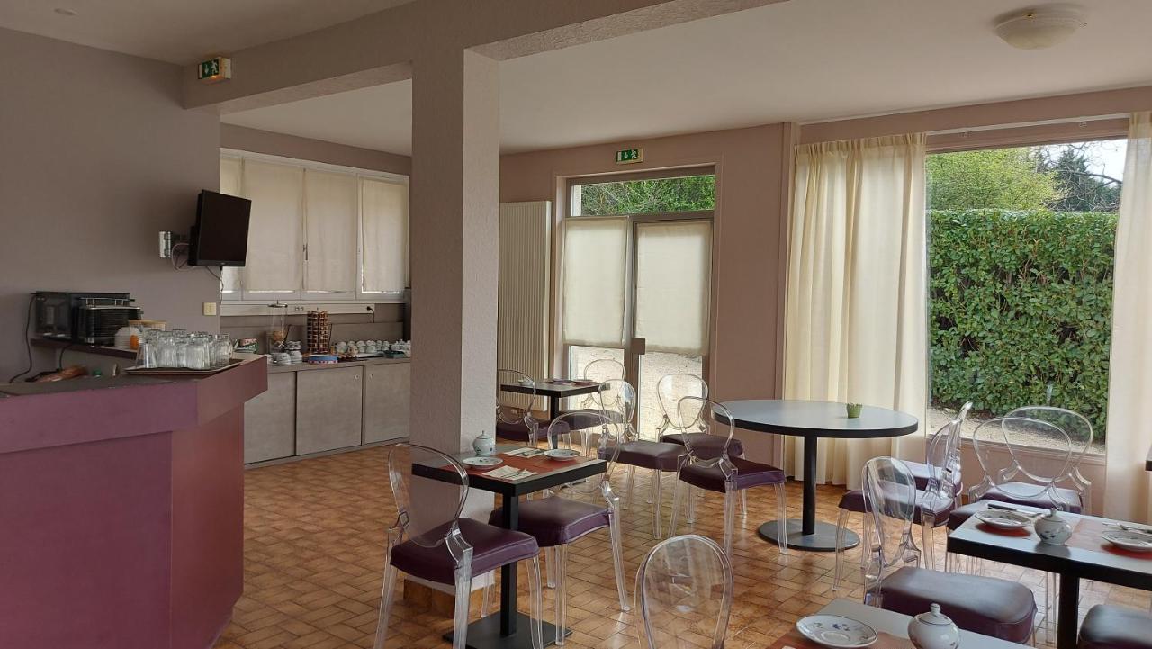 Hotel Brun Saint-Lattier Екстер'єр фото