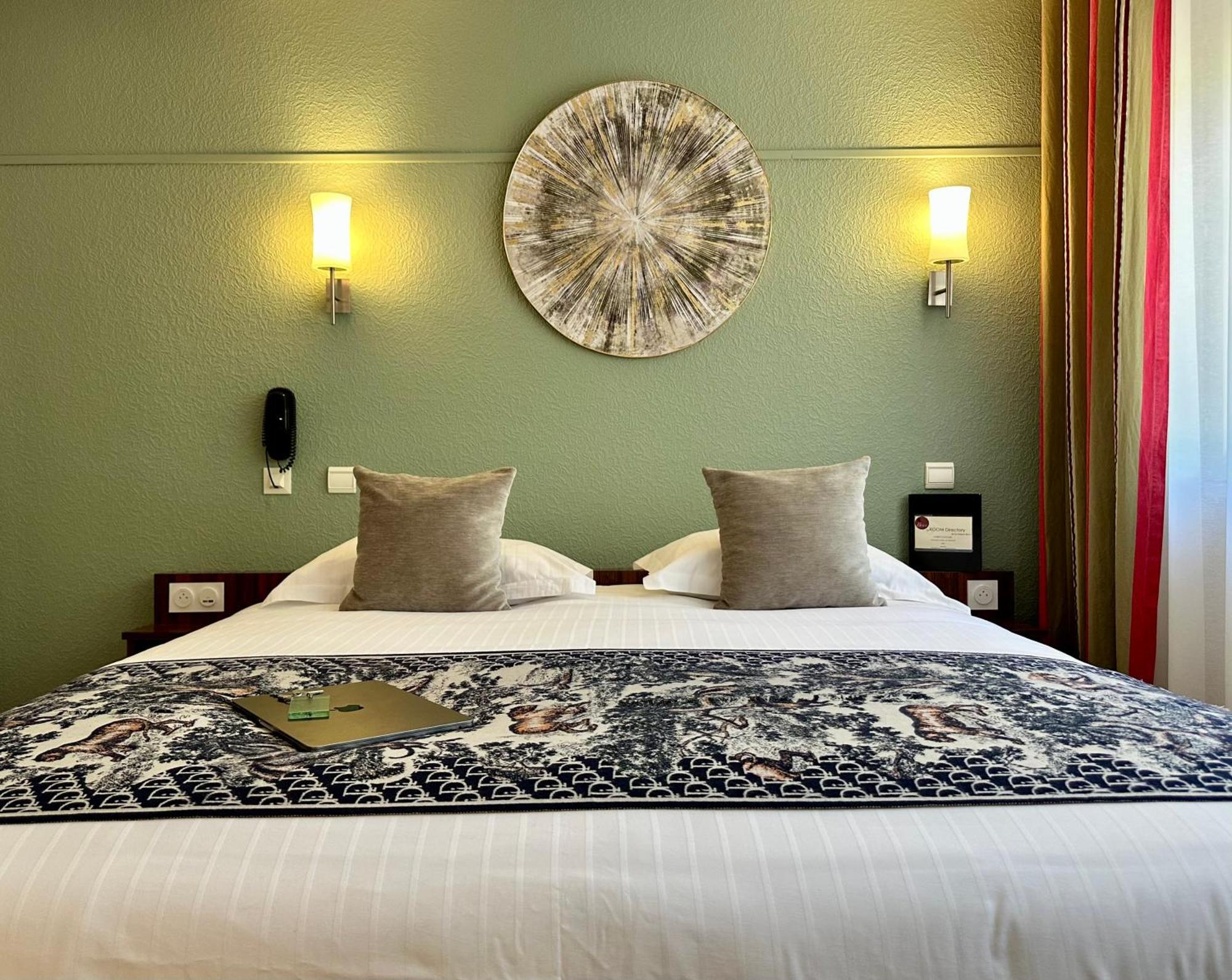 Hotel Brun Saint-Lattier Екстер'єр фото