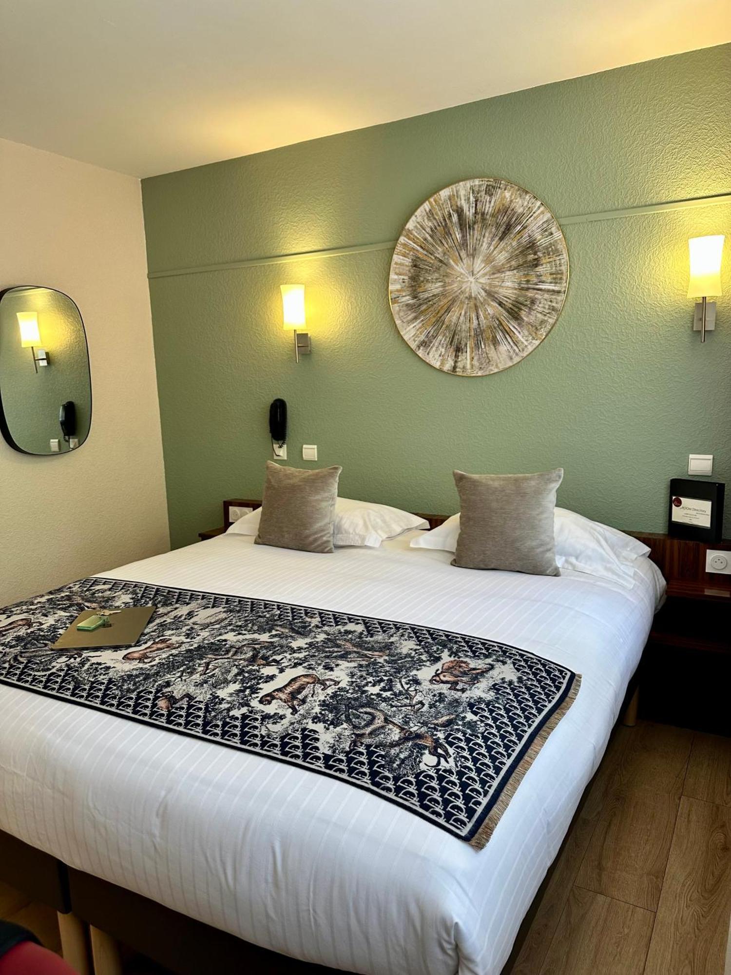 Hotel Brun Saint-Lattier Екстер'єр фото